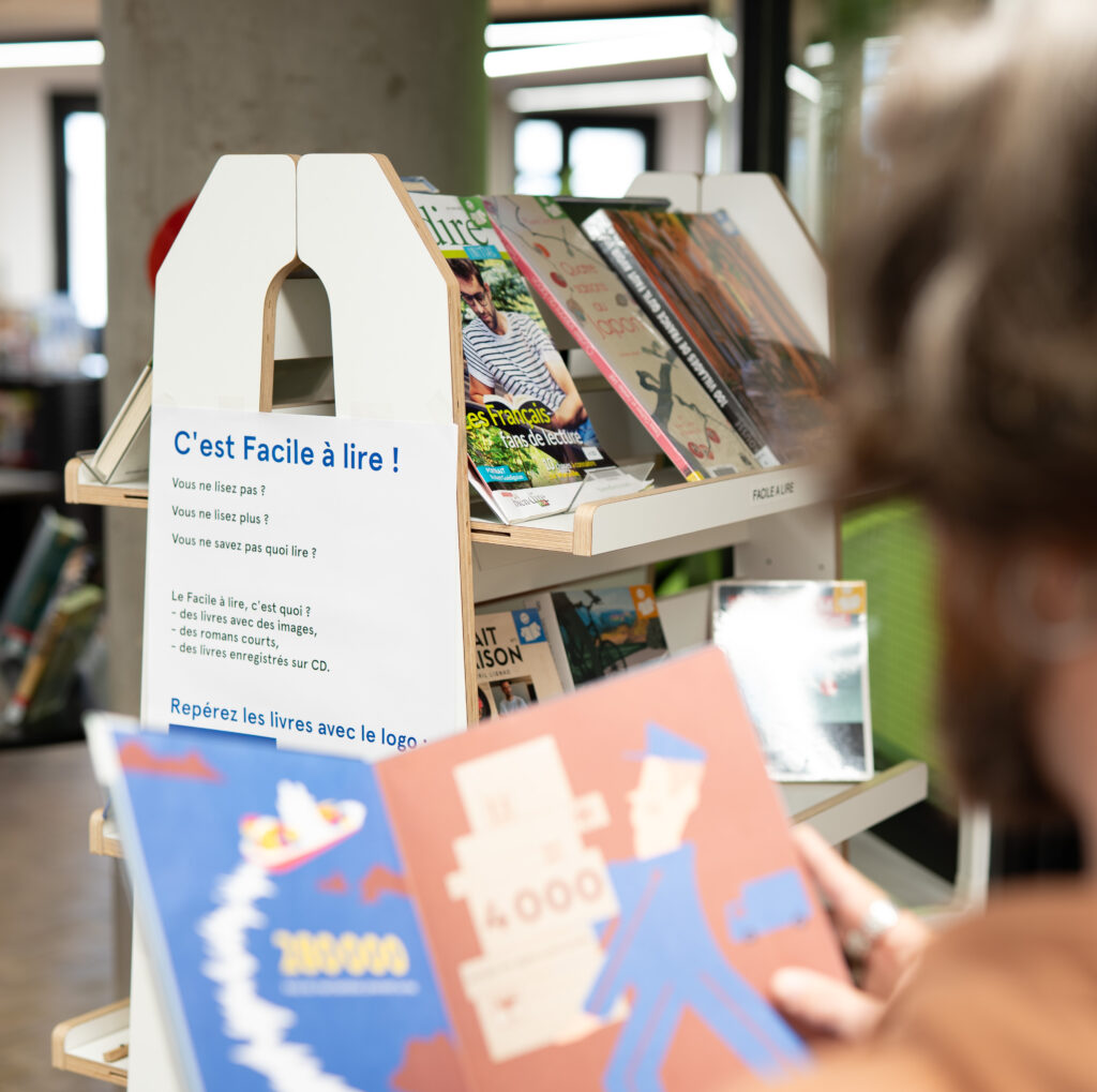Photo de la collection Facile à lire à la maison du livre